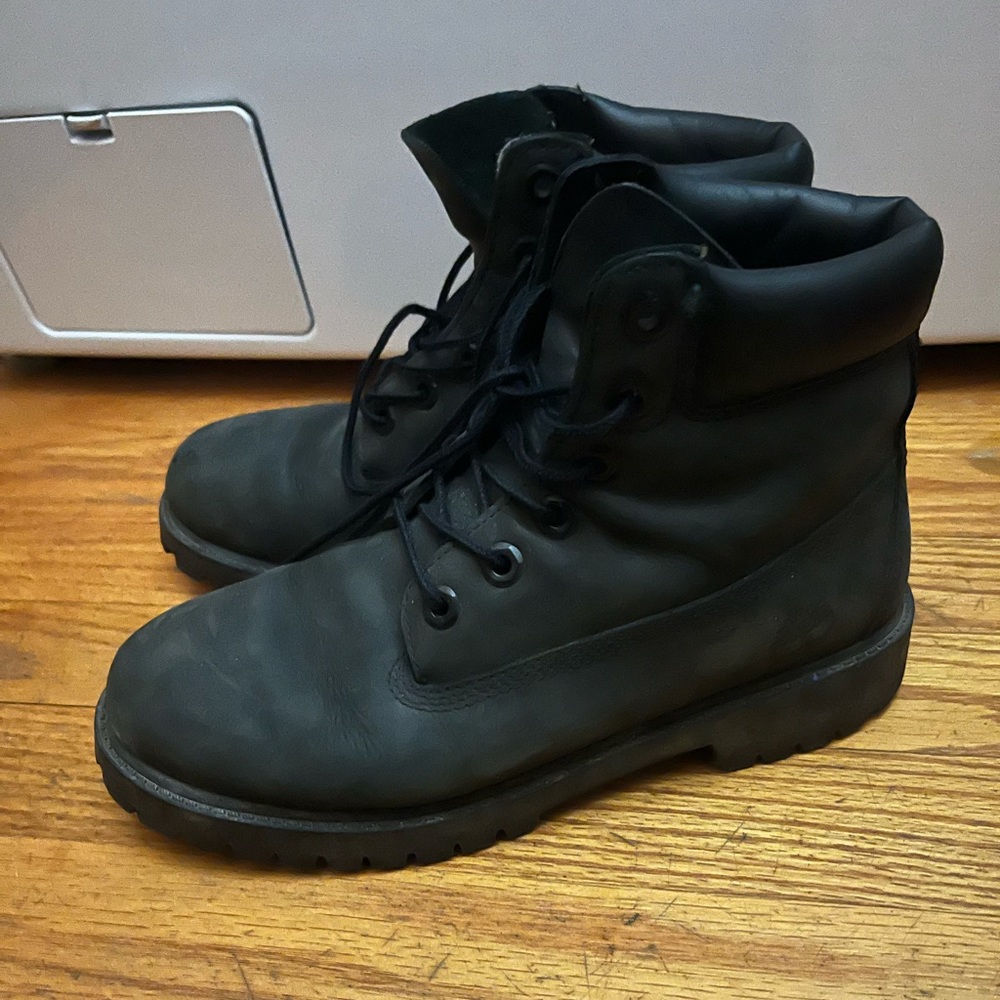 Timberlands Black Nubuck Boots Womens Size 7 Boys Size 5